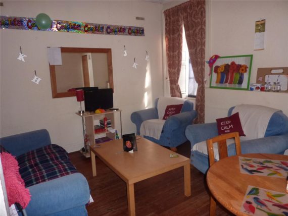 5 Bedroom Flat